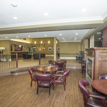 Lakeview Inns & Suites - Edson Airport West Экстерьер фото