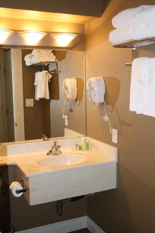 Lakeview Inns & Suites - Edson Airport West Номер фото