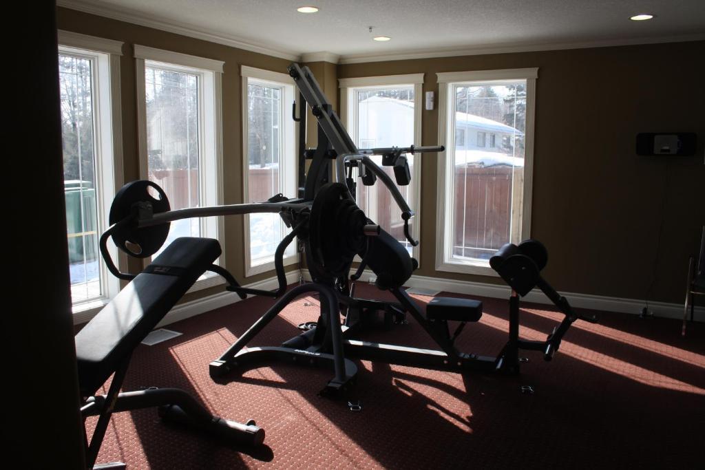 Lakeview Inns & Suites - Edson Airport West Экстерьер фото