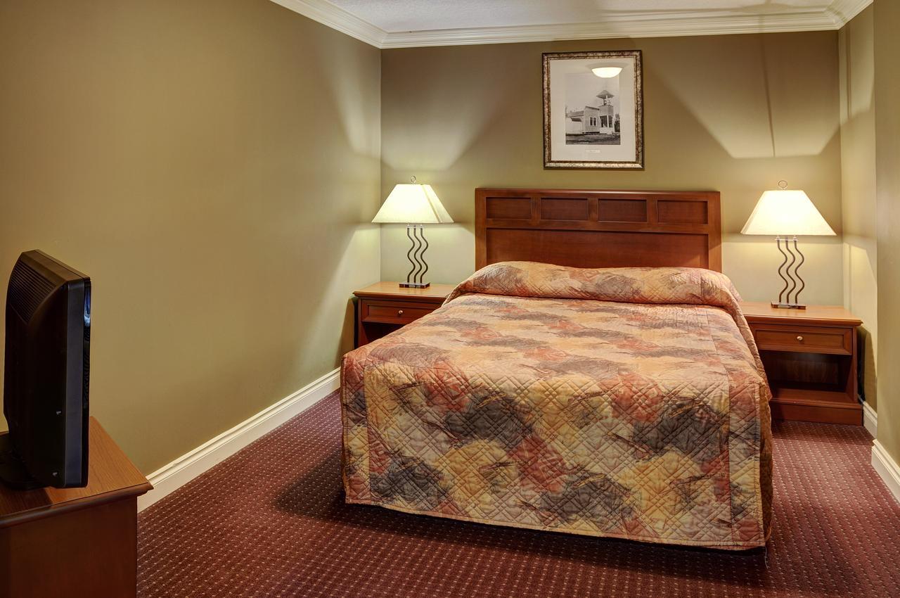 Lakeview Inns & Suites - Edson Airport West Экстерьер фото